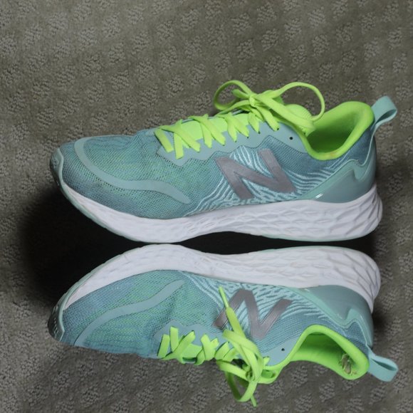 New Balance Blue and Lime Green Fresh Foam Sneakers WTMPOSL - Picture 3 of 7